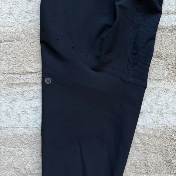 Lululemon License to Train Jogger in True Navy Size L - Picture 11 of 15